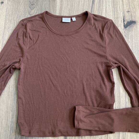 Aritzia Sunday Best Bliss Cropped Long sleeve Ribbed Top Size Medium Brown Modal - Picture 2 of 7
